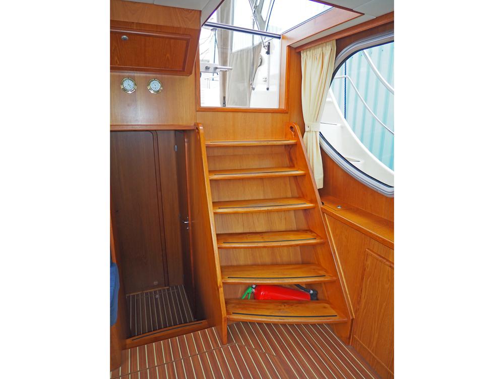 Saloon, Accommodation